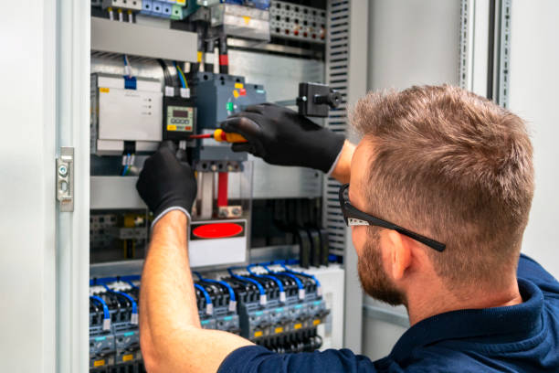 Best Emergency Electrical Repair  in Williston, FL